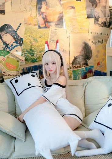 房间里的日本女人